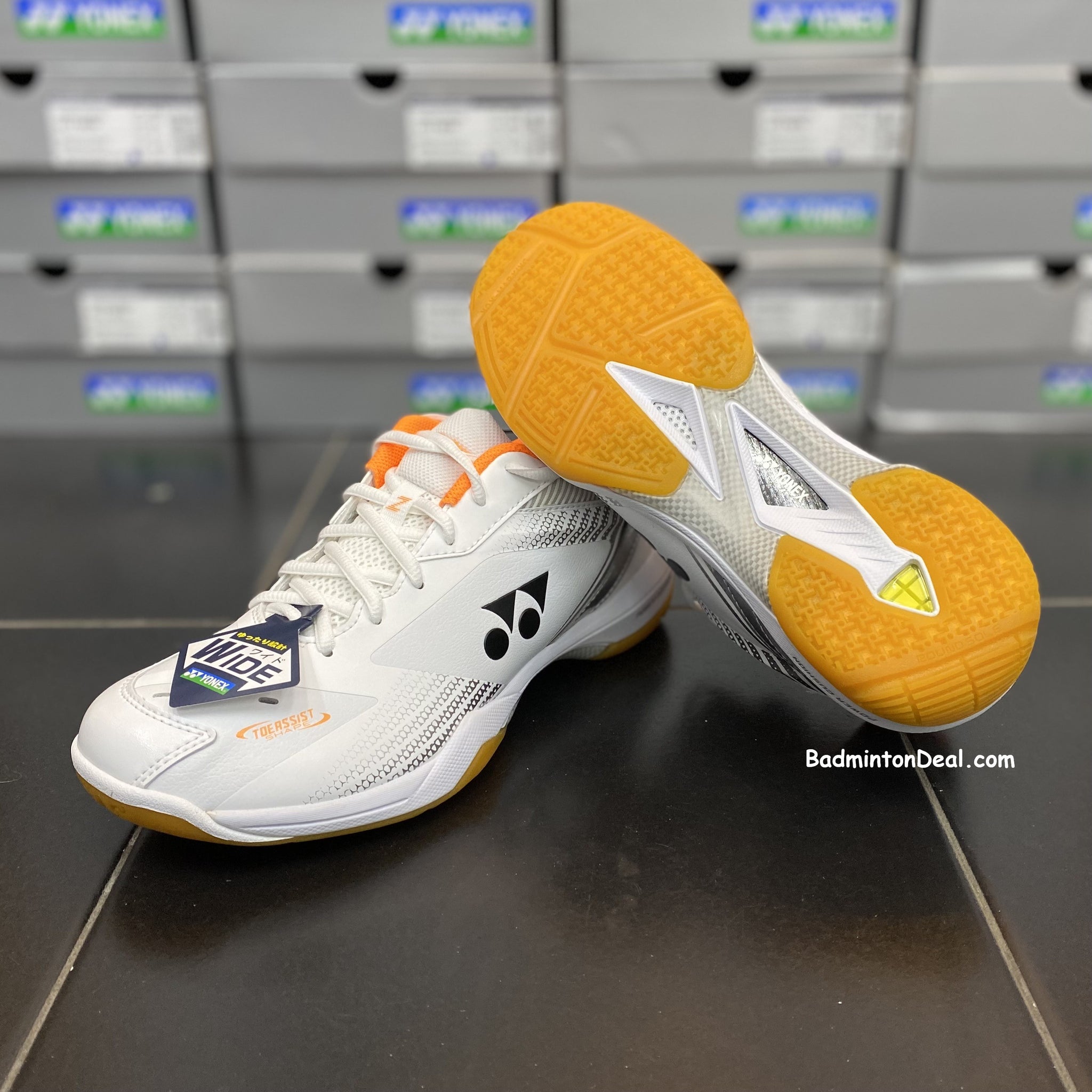 YONEX Power Cushion 65Z3 Wide Unisex Badminton Shoes (White / Orange) –